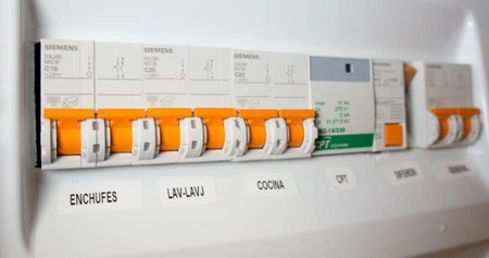 Cuadro eléctrico profesional instalado